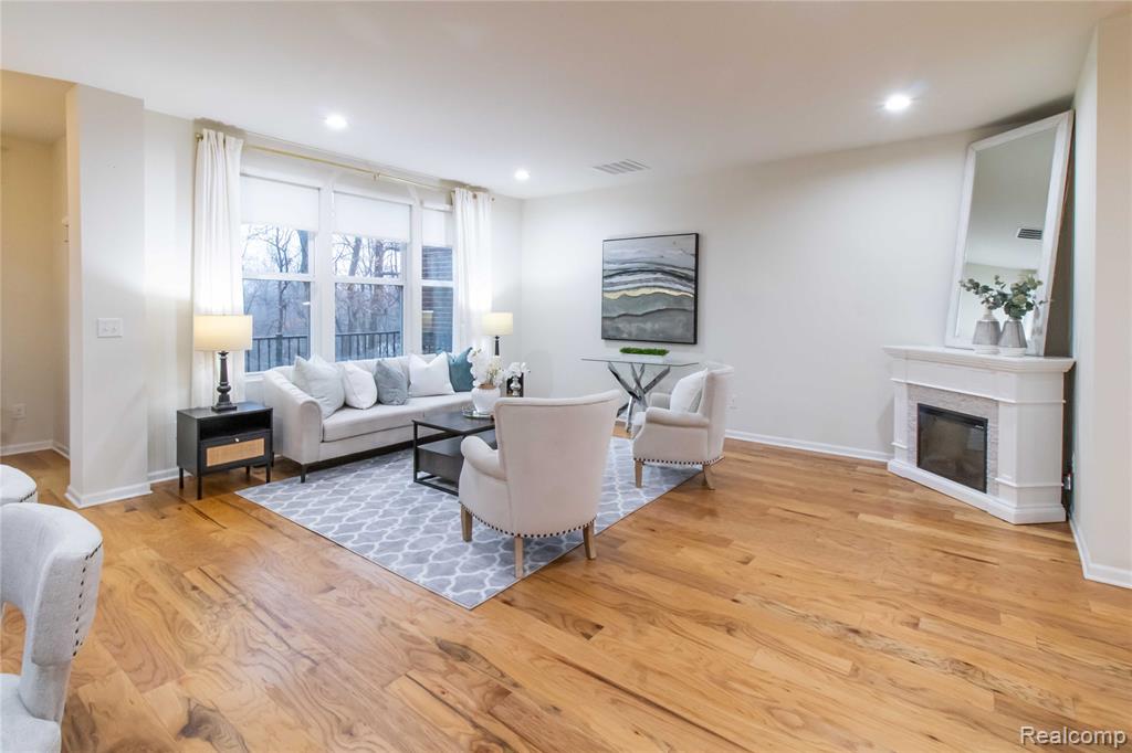 43635 CHANCELLOR LANE, Novi, MI — Photo 12