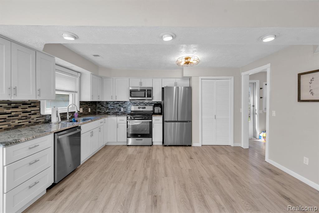 36845 Sibley Road, New Boston, MI 48164 — Photo 13