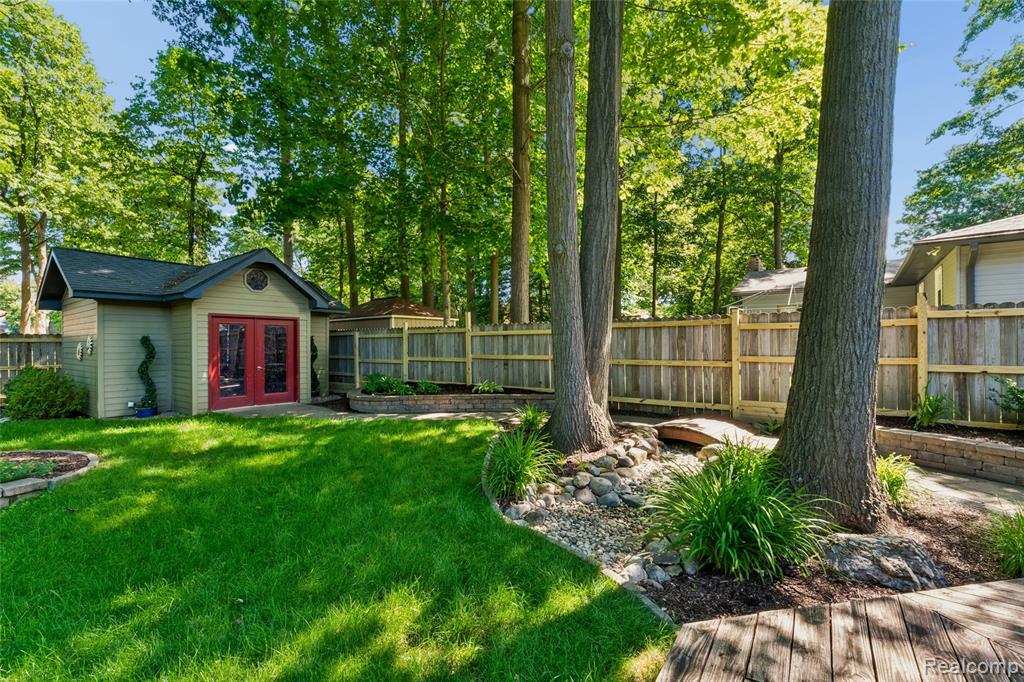 5327 Olde Saybrooke Road, Grand Blanc, MI 48439 — Photo 30