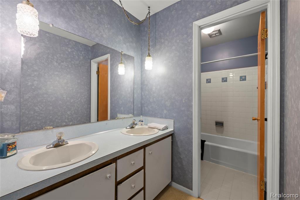 7109 Maple Dale Road, Jackson, MI 49201 — Photo 17