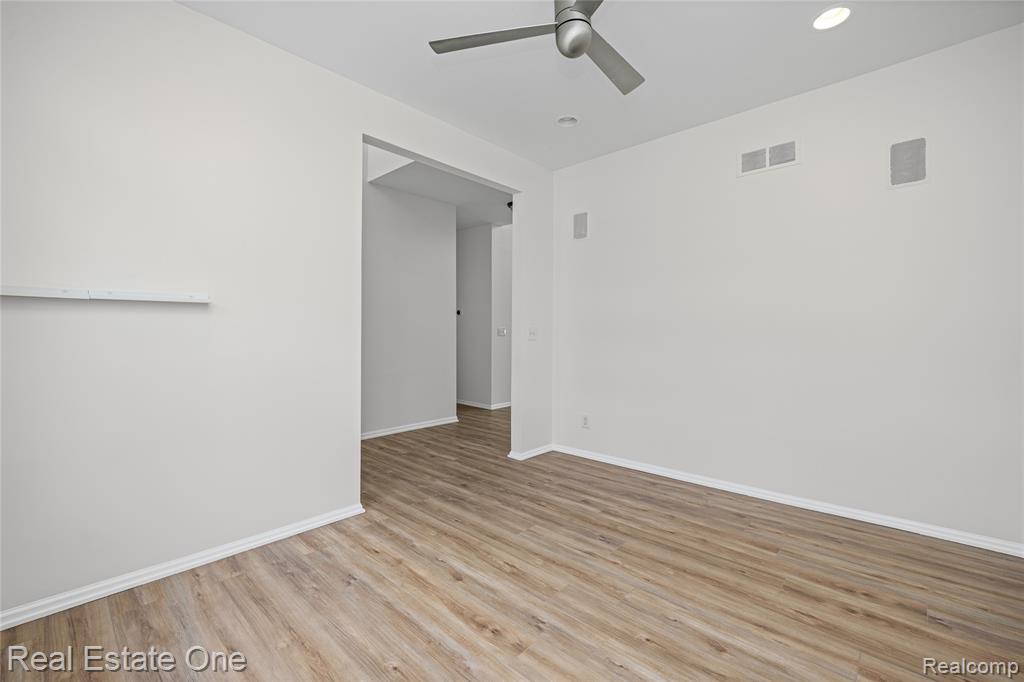 7382 Gateway Drive, West Bloomfield, MI — Photo 20