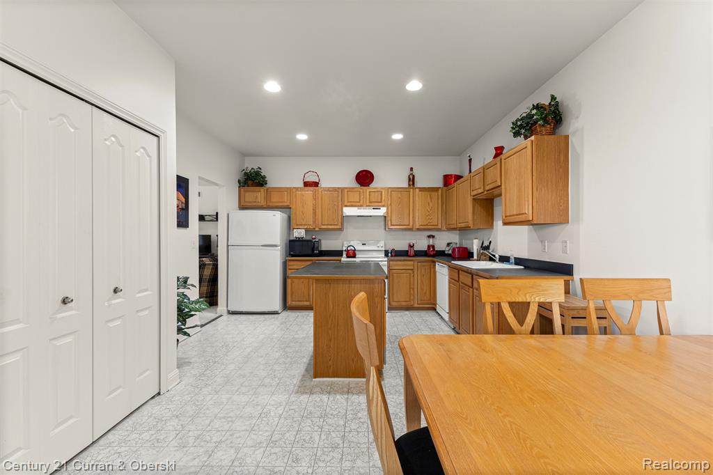 5296 S River Drive S, Commerce Twp, MI 48382 — Photo 12