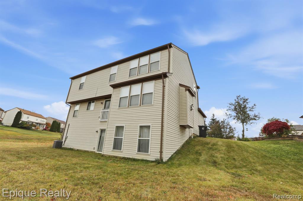 755 Lacosta Court, Pontiac, MI 48340 — Photo 22