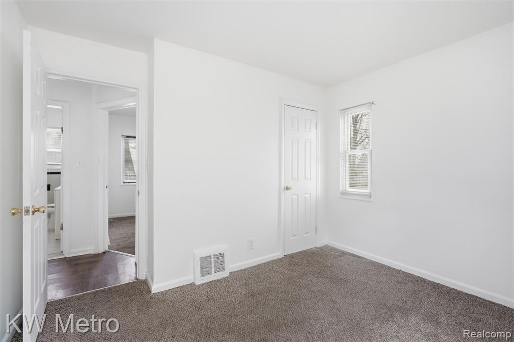 19848 Winston Street, Detroit, MI 48219 — Photo 11