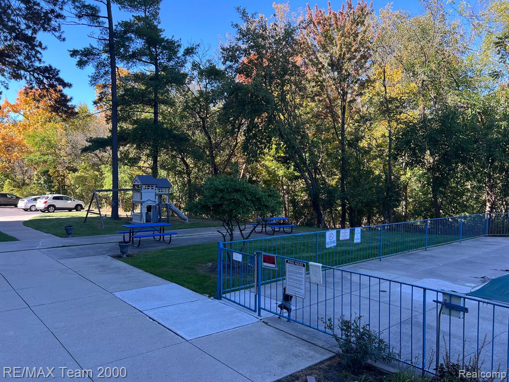 22700 GARRISON Street, 206, Dearborn, MI 48124 — Photo 25