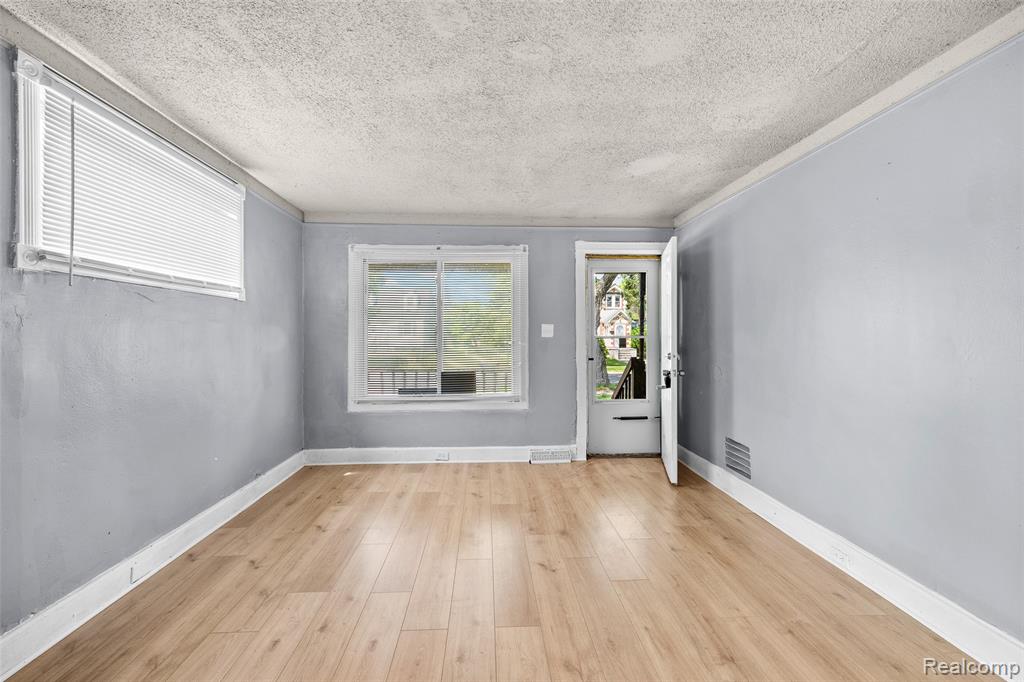 6816 Westwood Street, Detroit, MI 48228 — Photo 9