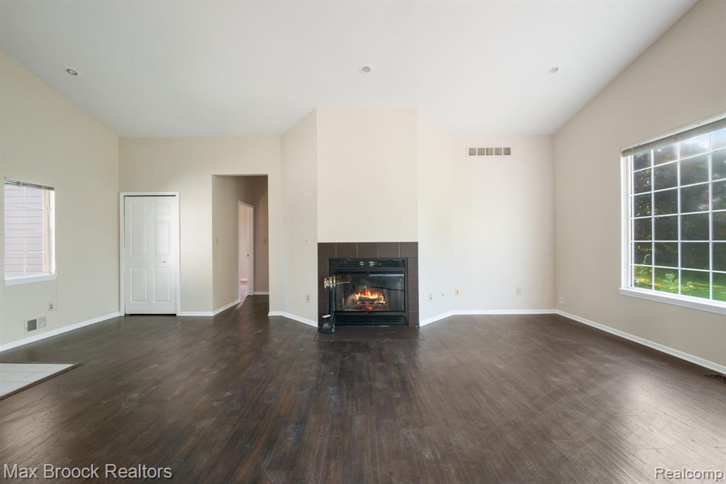 2165 Oakwood Road, Ortonville, MI 48462 — Photo 12
