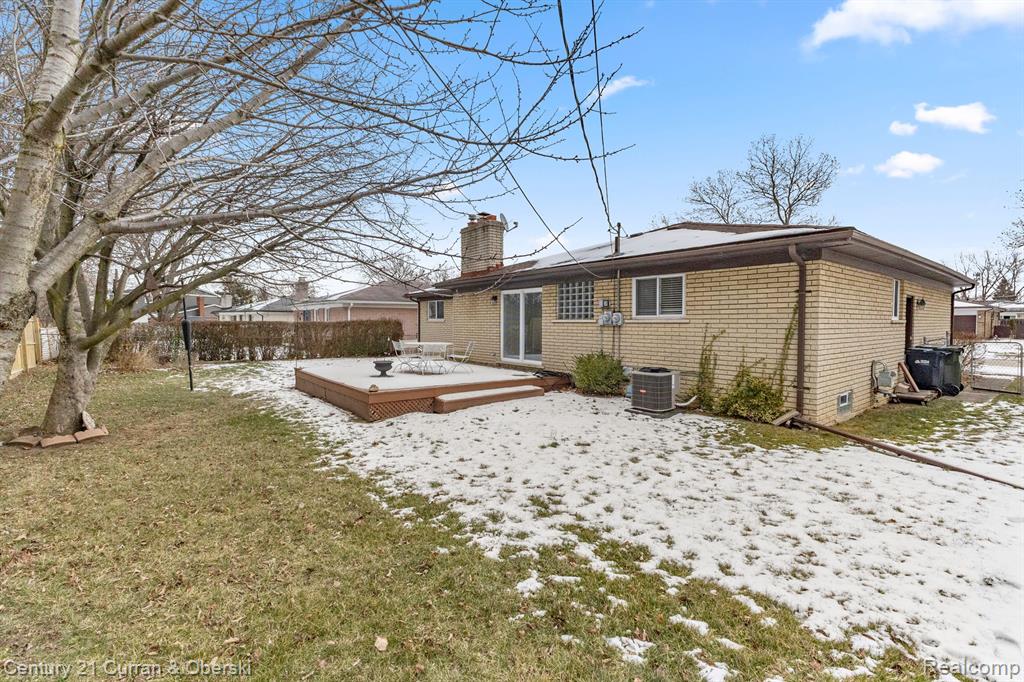 4051 JOHNSON Drive, Sterling Heights, MI 48310 — Photo 36