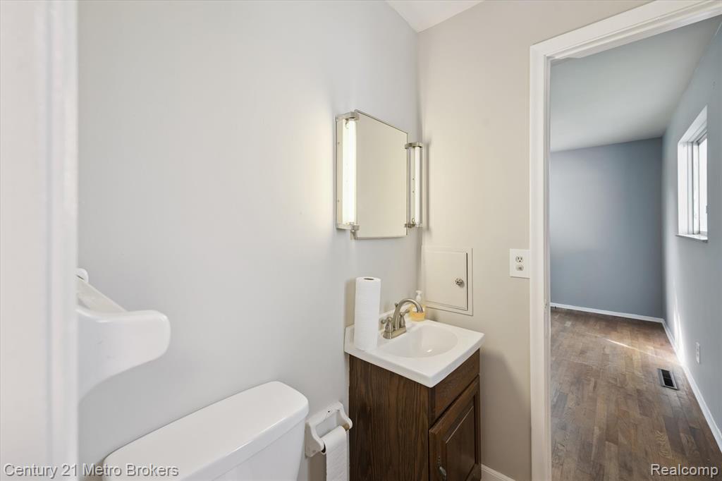 4460 Torrey Road, Flint, MI 48507 — Photo 22