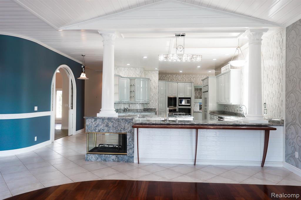 68373 Lake Angela Pointe, Richmond, MI 48062 — Photo 9