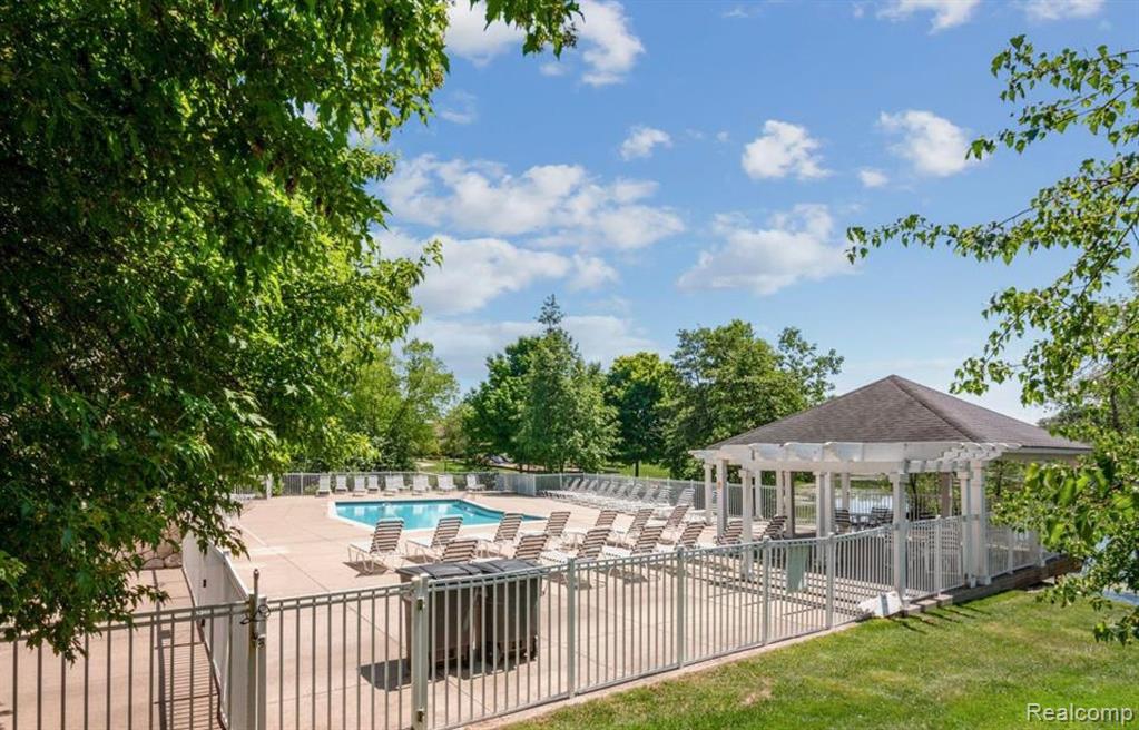 16983 COURVILLE Drive, Northville, MI 48168 — Photo 66