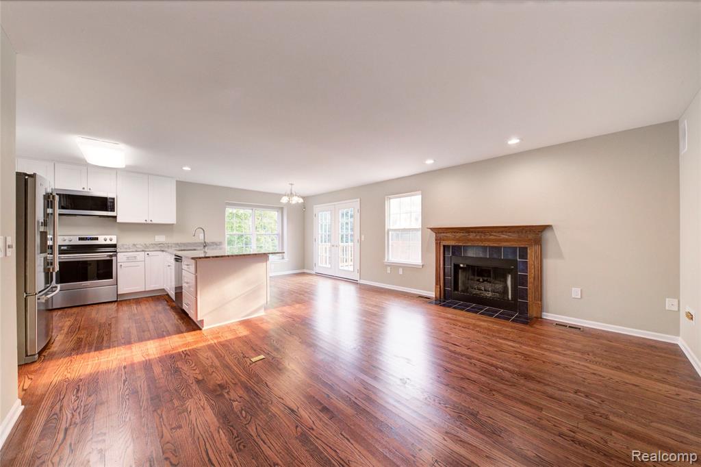 4269 Warrington Drive, Wixom, MI 48393 — Photo 4