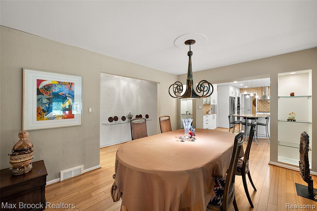 30400 Woodhaven Lane, Beverly Hills, MI 48025 — Photo 8