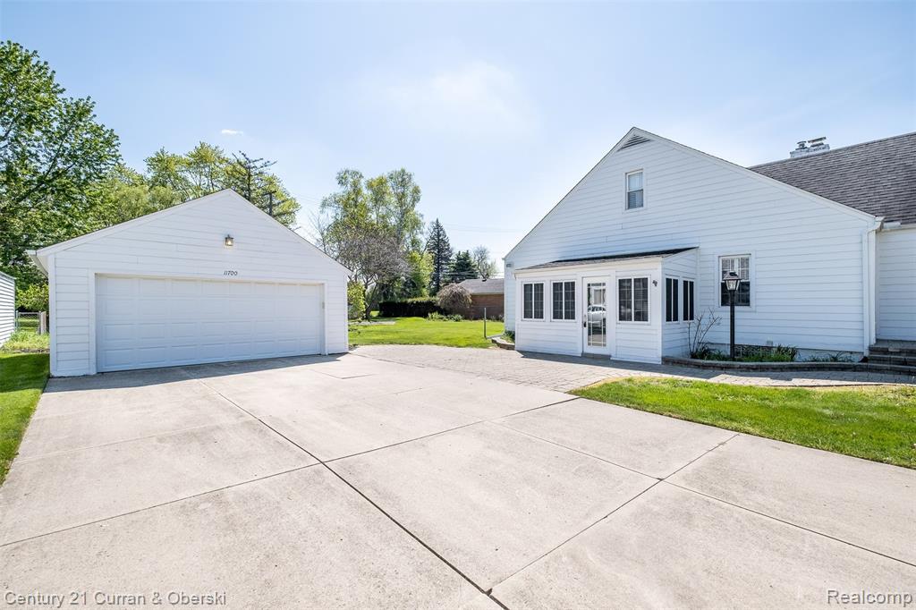 11700 Farley, Redford, MI 48239 — Photo 50