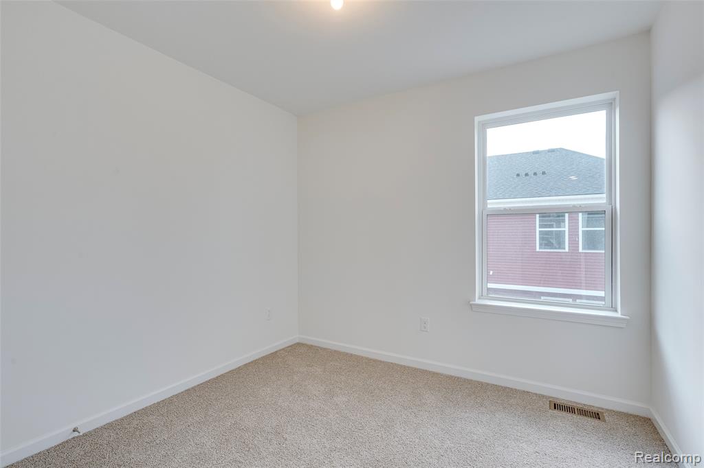 4876 Parkside Lane, Troy, MI 48085 — Photo 18