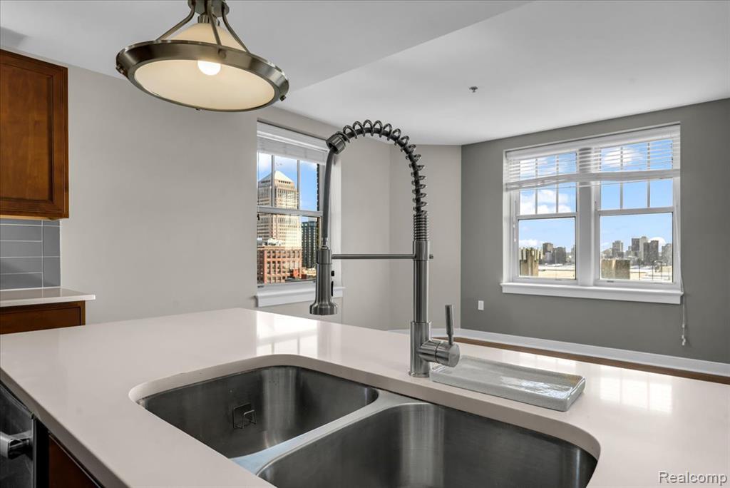 525 W LAFAYETTE Boulevard, 12E, Detroit, MI 48226 — Photo 28