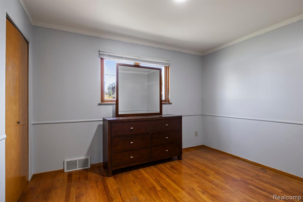 6916 KINMORE Street, Dearborn Heights, MI 48127 — Photo 16