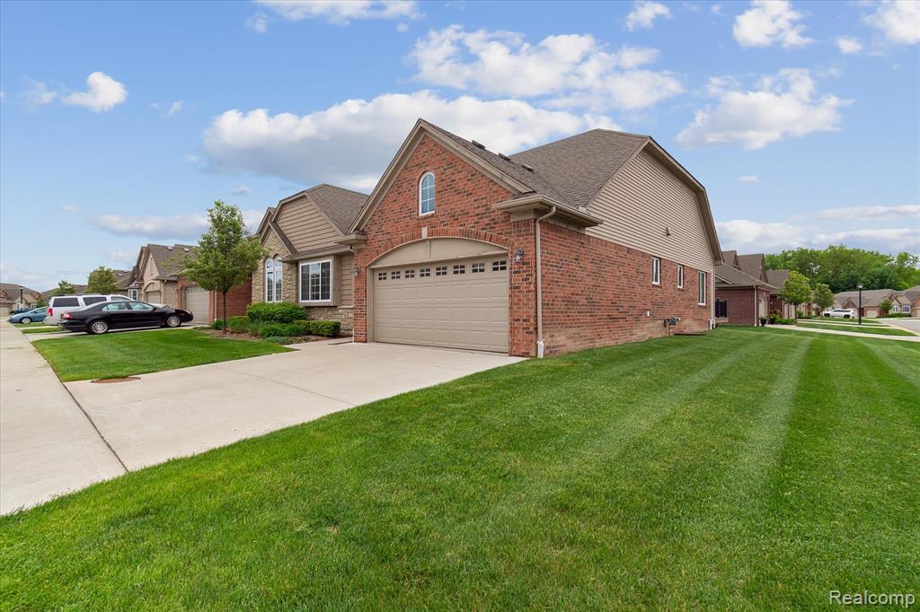5104 Hawkseye Trace, Warren, MI 48092 — Photo 4