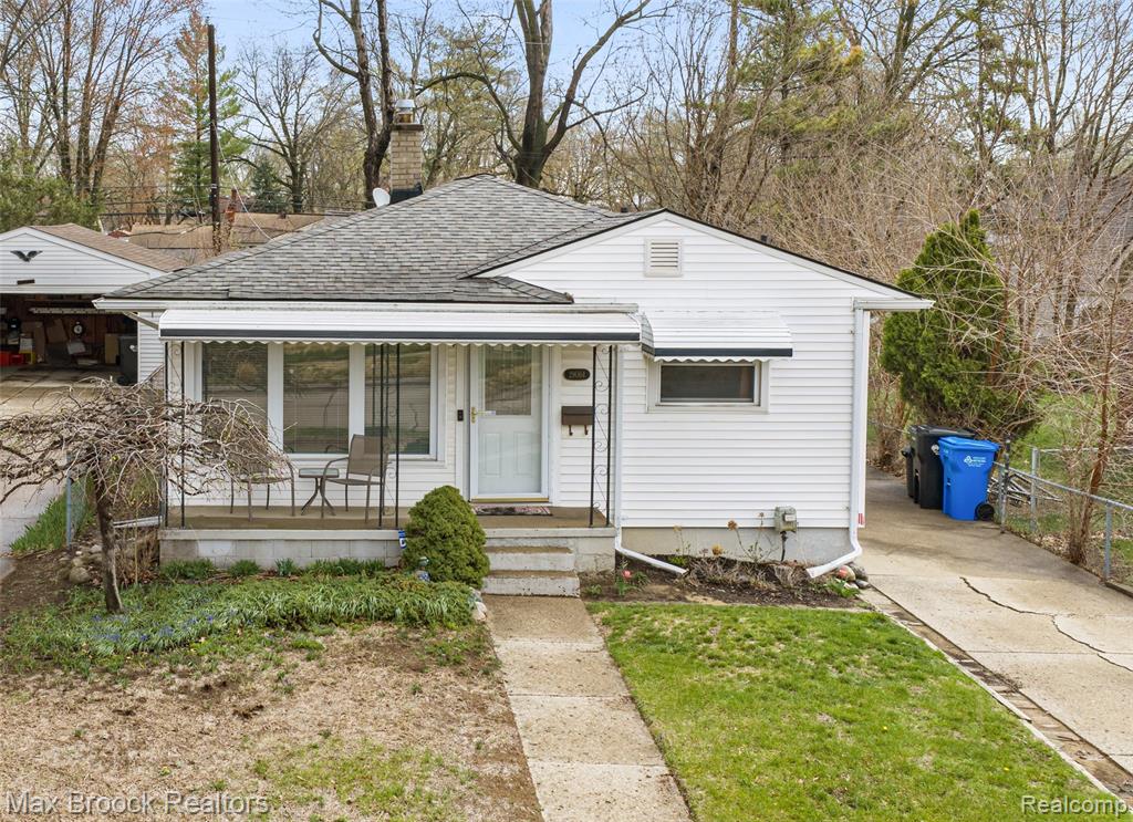 29064 Howard Avenue, Madison Heights, MI 48071 — front exterior