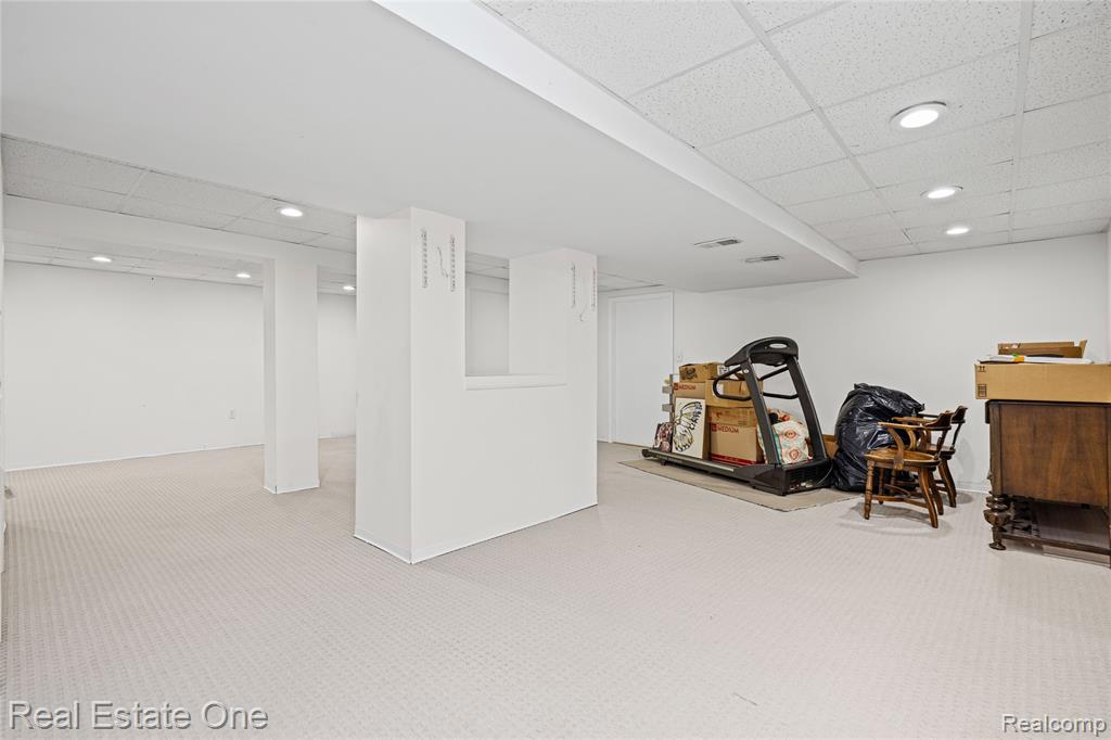 7570 Greenway Lane, West Bloomfield, MI 48324 — Photo 59