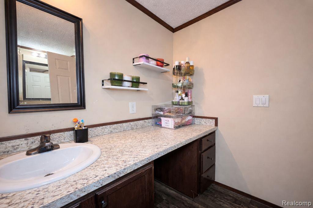 49895 Fox Trail, Shelby Twp, MI 48315 — Photo 10