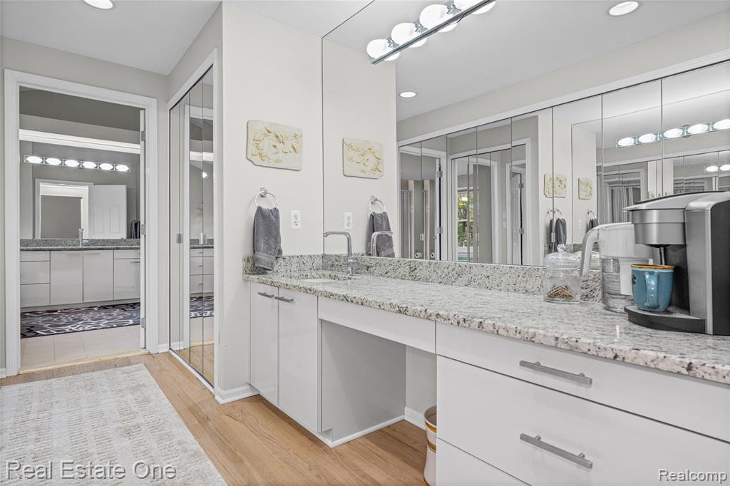7105 Winding Brook Court, West Bloomfield, MI — Photo 55