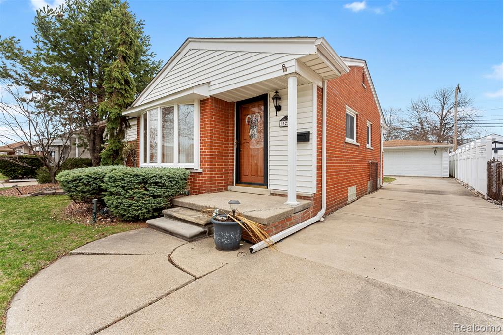 15225 Poplar Street, Southgate, MI 48195 — Photo 2