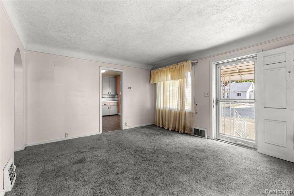 6810 Robinson Avenue, Allen Park, MI 48101 — Photo 6