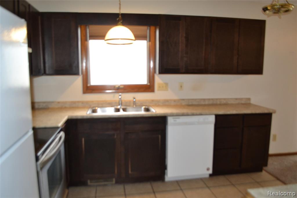 1119 River Valley Dr Drive, Flint, MI 48532 — Photo 12