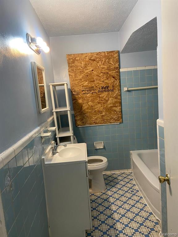 9040 FIELDING Street, Detroit, MI 48228 — Photo 9