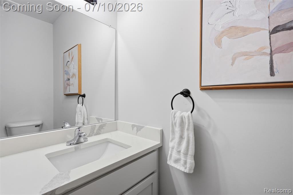 11789 Hines Place Drive, Livonia, MI 48150 — Photo 22