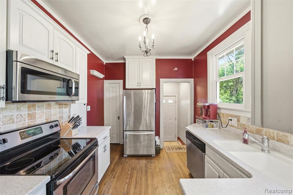 2700 Hallman Avenue, Waterford, MI 48328 — Photo 18