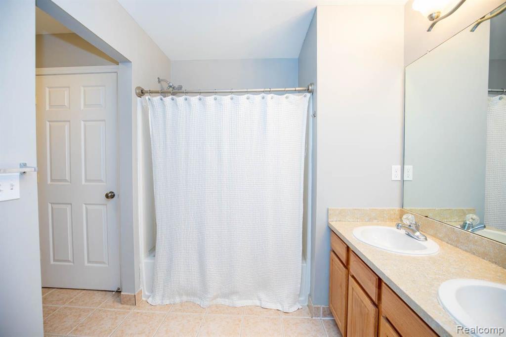 475 CHERRY ORCHARD Road, Canton, MI 48188 — Photo 29