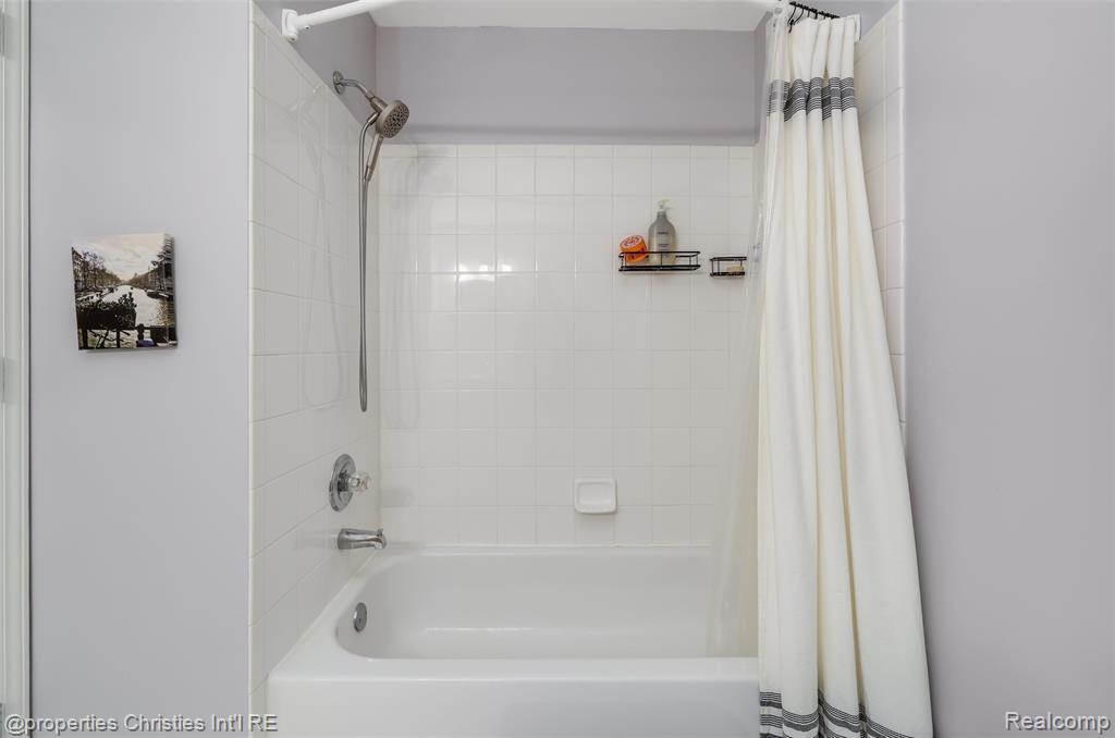 45727 Heather Ridge Drive, 224, Macomb, MI 48044 — Photo 24