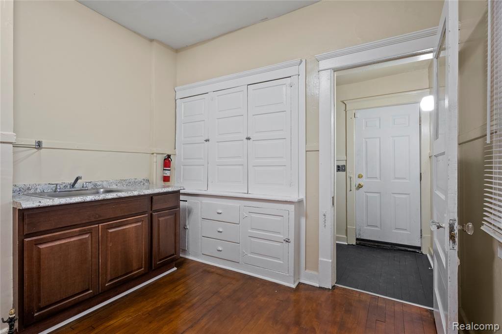 535 Woodland Street, Detroit, MI 48202 — Photo 14