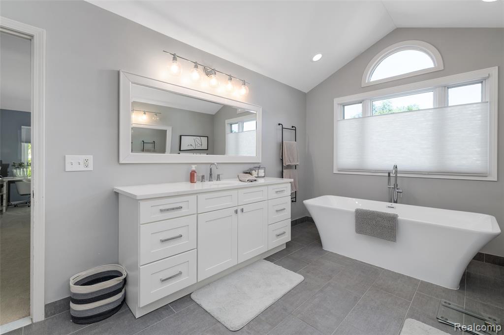 4617 Waterbury Drive, Clarkston, MI 48348 — Photo 22