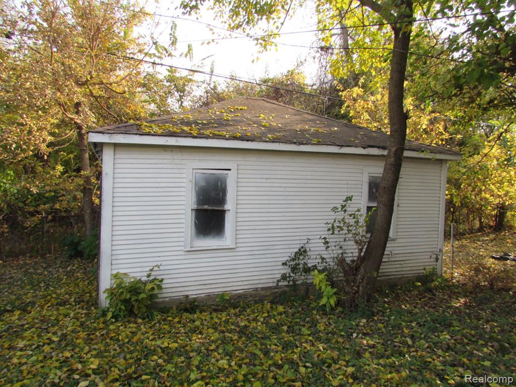 5270 MONTCLAIR Street, Detroit, MI 48213 — Photo 5