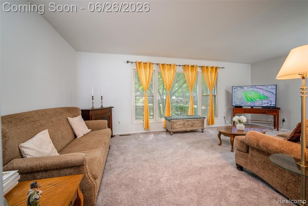 6826 Spruce Drive, Bloomfield Hills, MI 48301 — Photo 4
