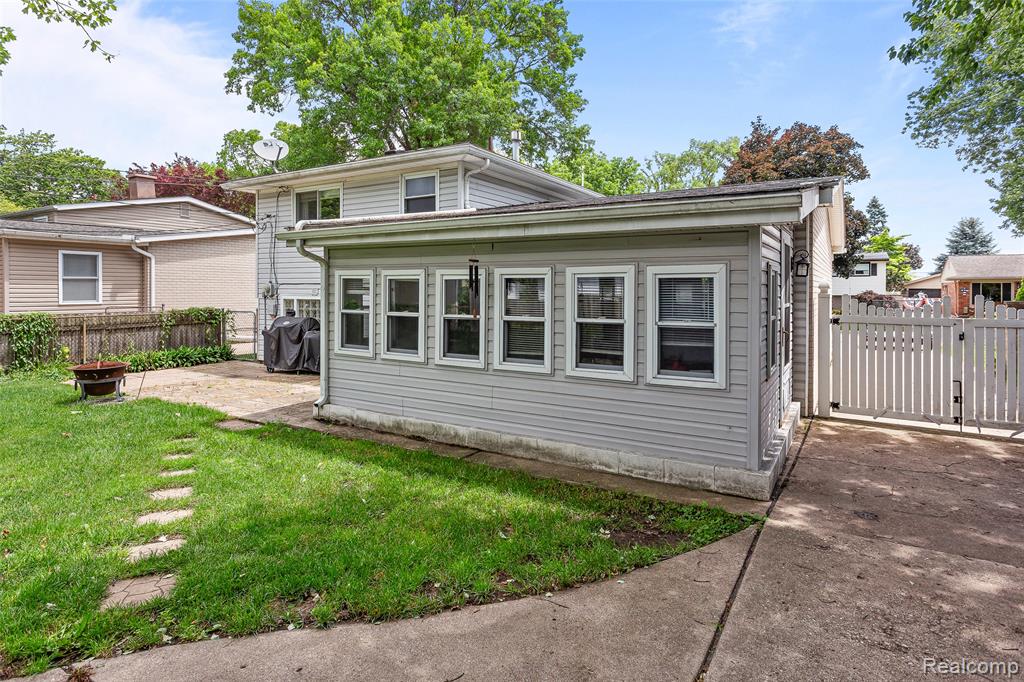 9428 Elm Street, Taylor, MI 48180 — Photo 6