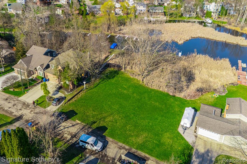 1105 Oregon Boulevard, Waterford, MI 48327 — Photo 17