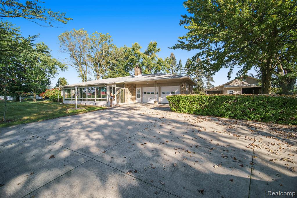 6730 Austin Road, Saline, MI 48176 — front exterior
