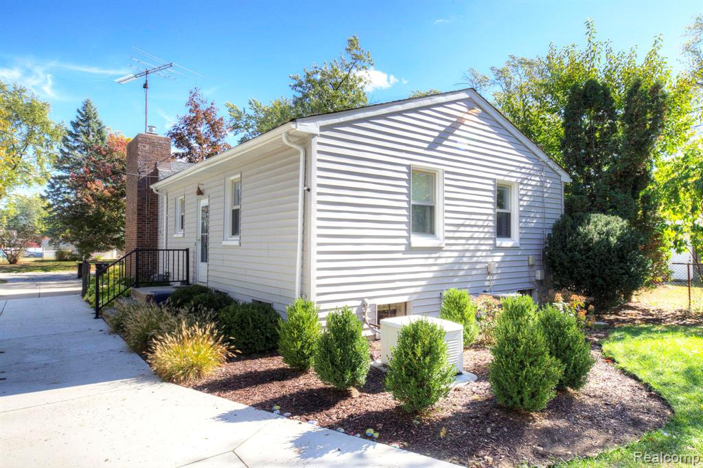 5324 Newberry Street, Wayne, MI 48184 — Photo 41