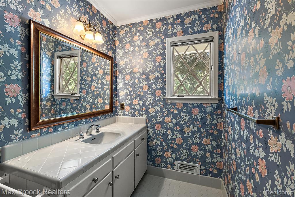 674 Rudgate Road, Bloomfield Hills, MI 48304 — Photo 16