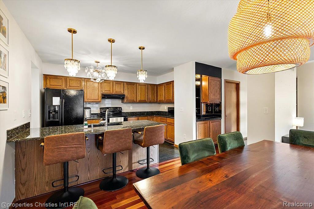8241 LAKE PINE Drive, Commerce Twp, MI 48382 — Photo 20