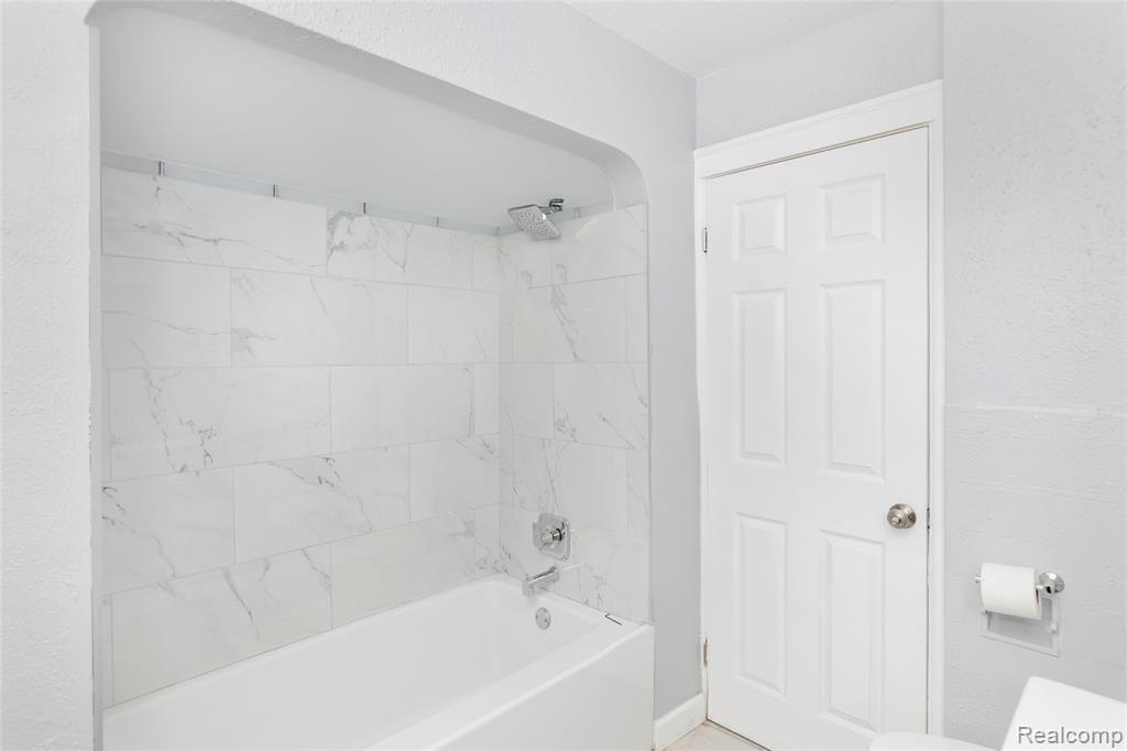 9555 Coyle Street, Detroit, MI 48227 — Photo 10