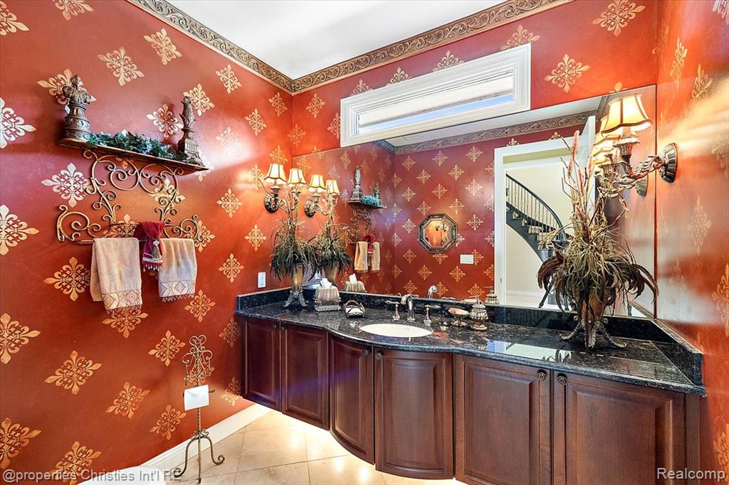 7220 Essex Drive, West Bloomfield, MI — Photo 47