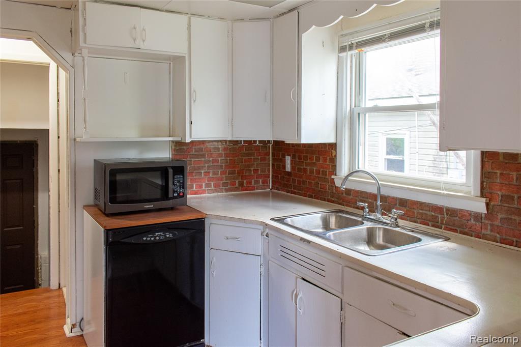 26536 Dartmouth Street, Madison Heights, MI 48071 — Photo 9