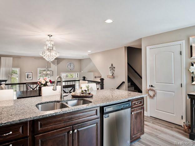 53558 CHAMPLAIN Street, Macomb, MI 48042 — Photo 9