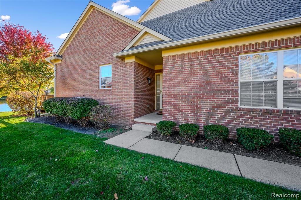 48523 Oak Bridge Drive, Canton, MI 48188