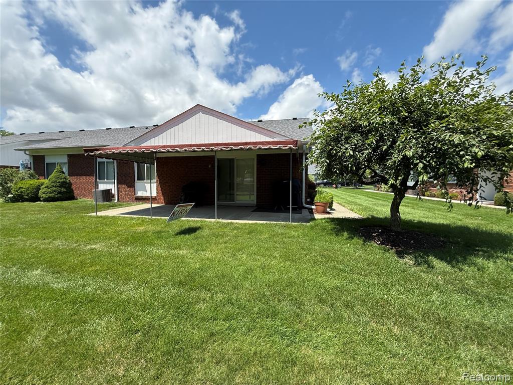 730 Country Club Dr Drive, 36, Saint Clair Shores, MI 48082 — Photo 33